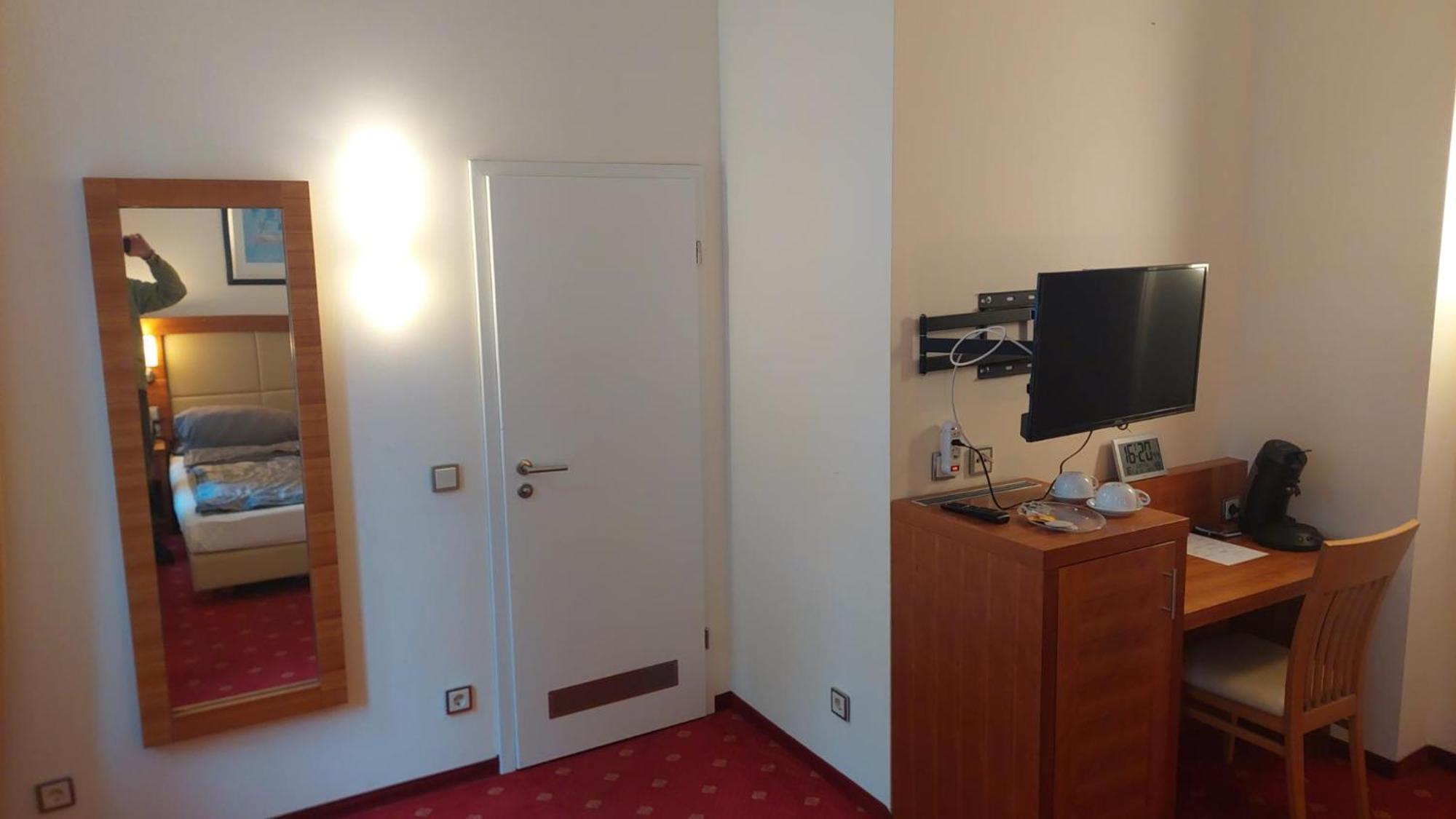 Die Villa, Zimmer 17, Dz Leverkusen Exteriér fotografie